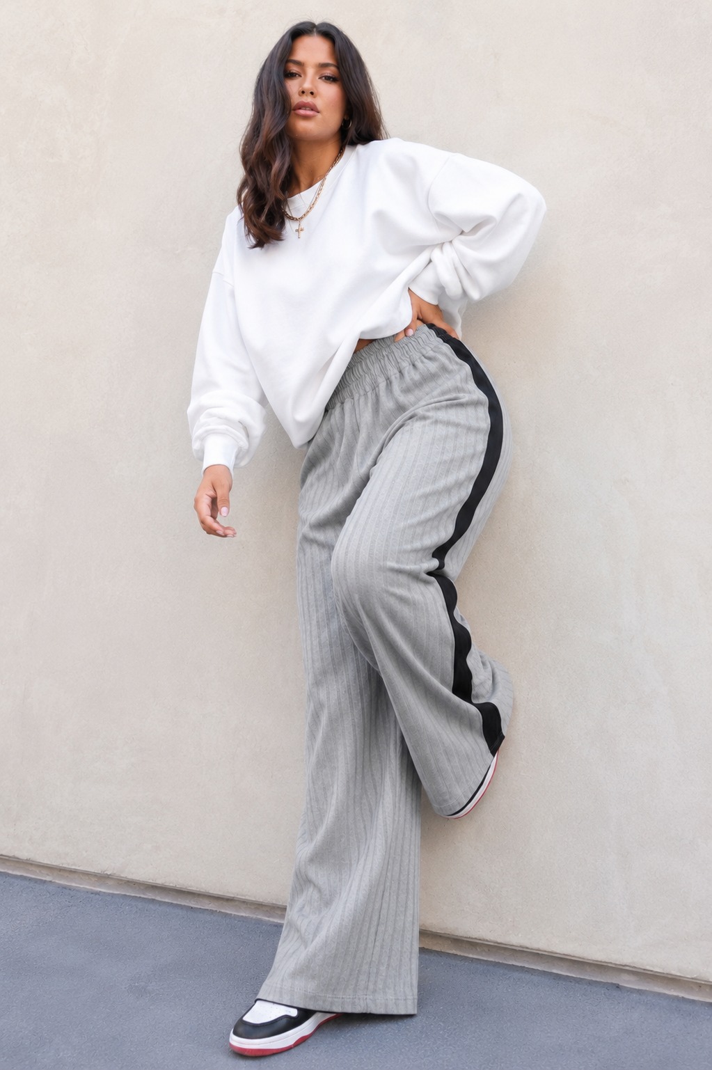 WhatsApp Image 2026-06-23 at 9.20.16 AM Pantalon Ancho Con Franja